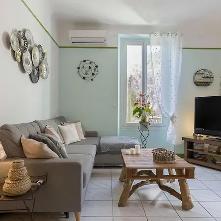 La Maison Fleurie By Halldis Cannes