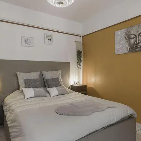 La Maison Fleurie Apartment