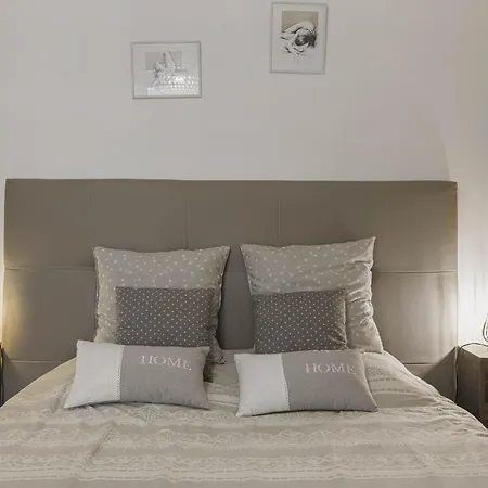 公寓 La Maison Fleurie By Halldis *