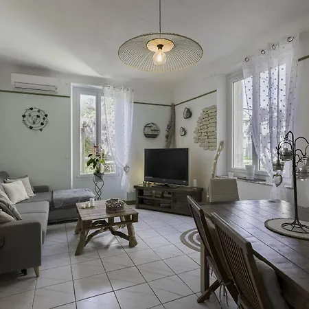 Appartement La Maison Fleurie By Halldis