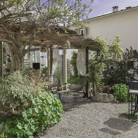 Appartement La Maison Fleurie By Halldis *