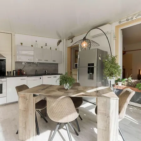 La Maison Fleurie By Halldis *