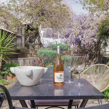 La Maison Fleurie By Halldis *