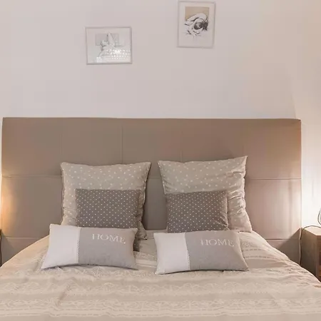 Apartment La Maison Fleurie By Halldis *