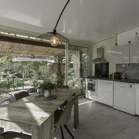 La Maison Fleurie By Halldis Appartement